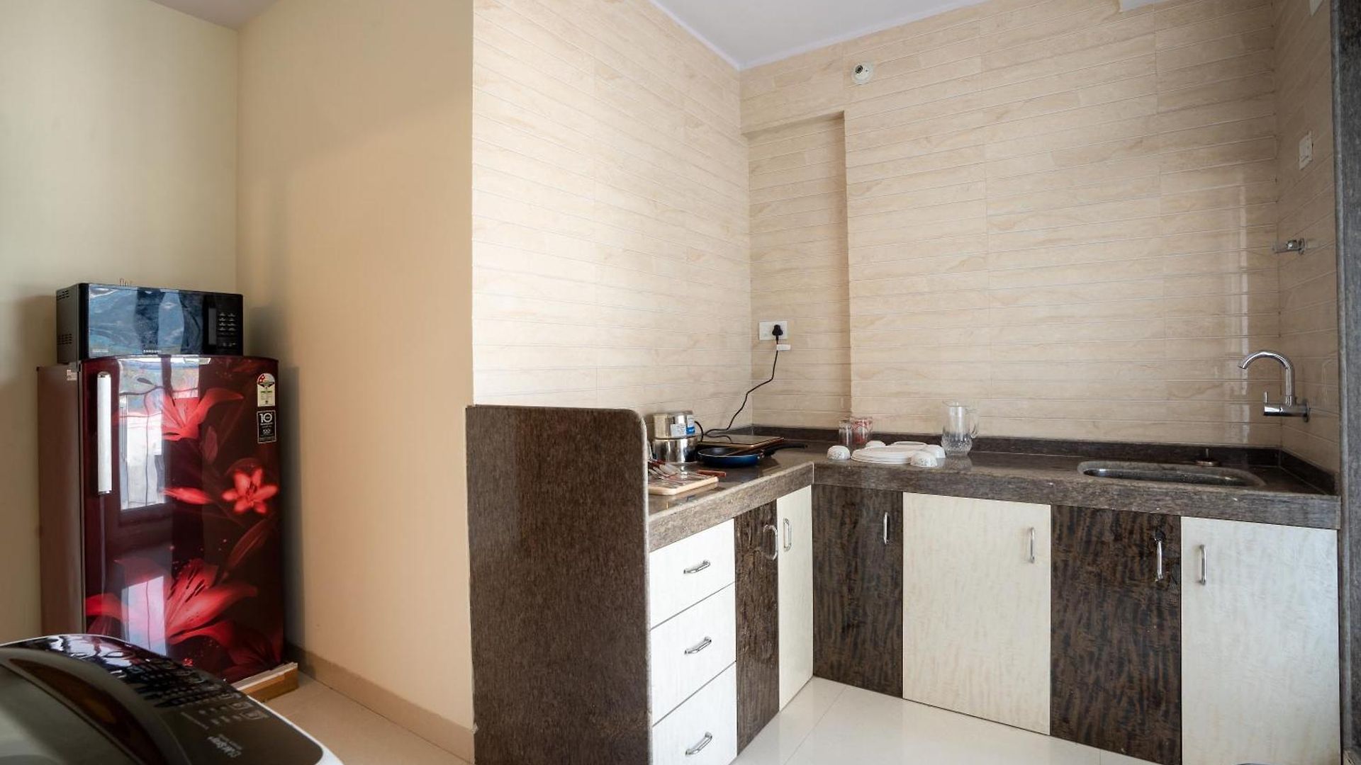 Home2 And Service Apartments, Airport Mumbai