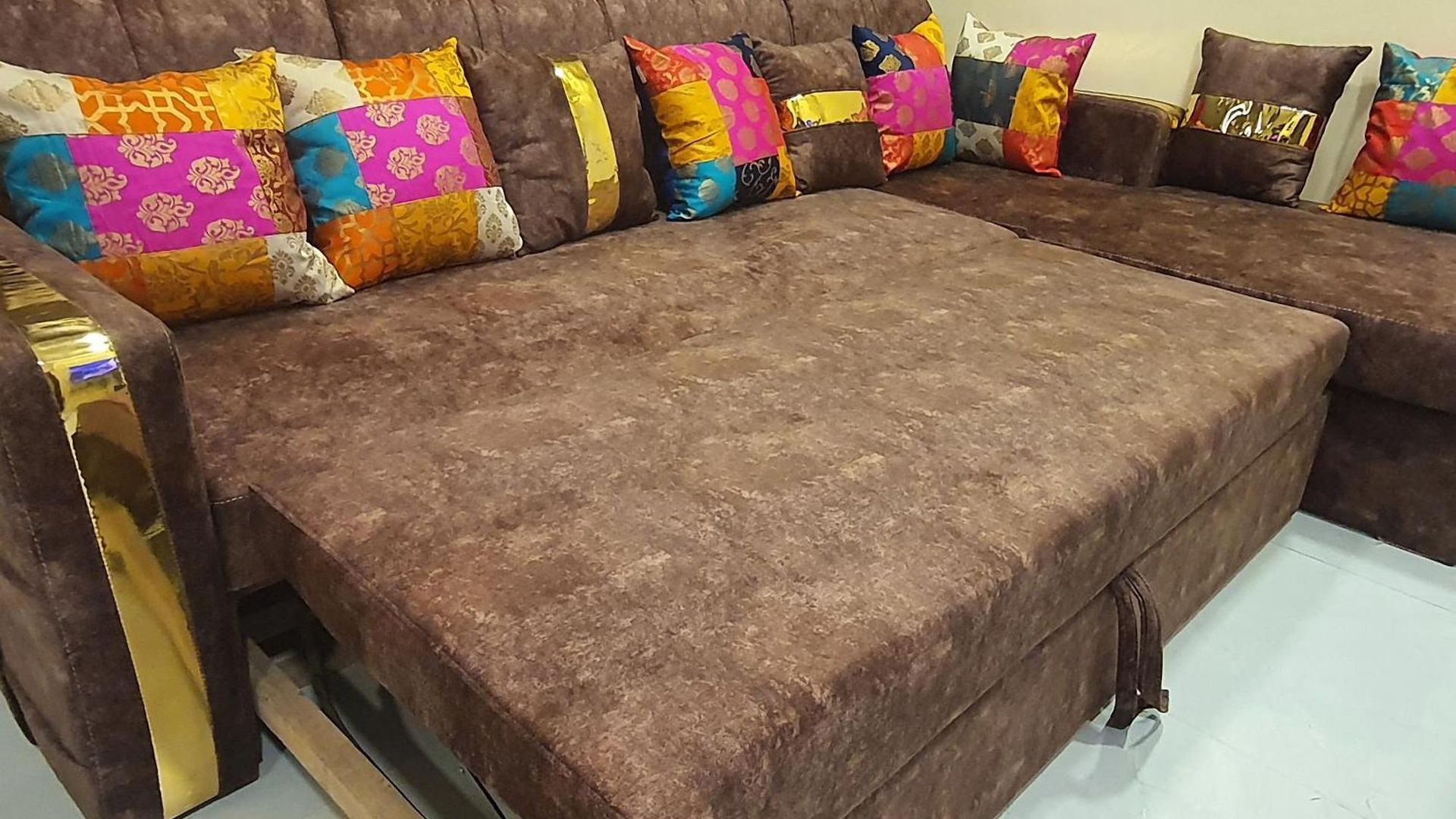 Osi Lilavati Bandra Apartment