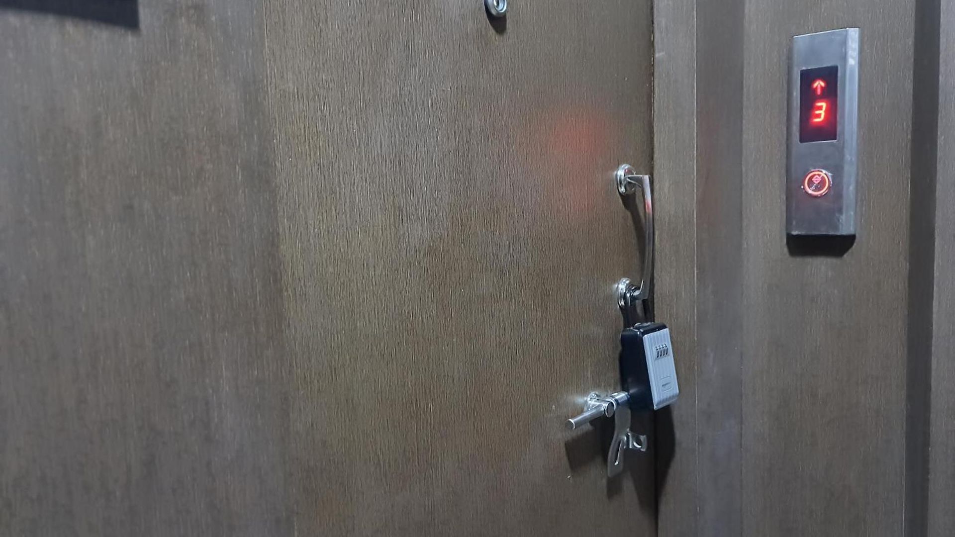 Apartment Osi Lilavati Bandra *