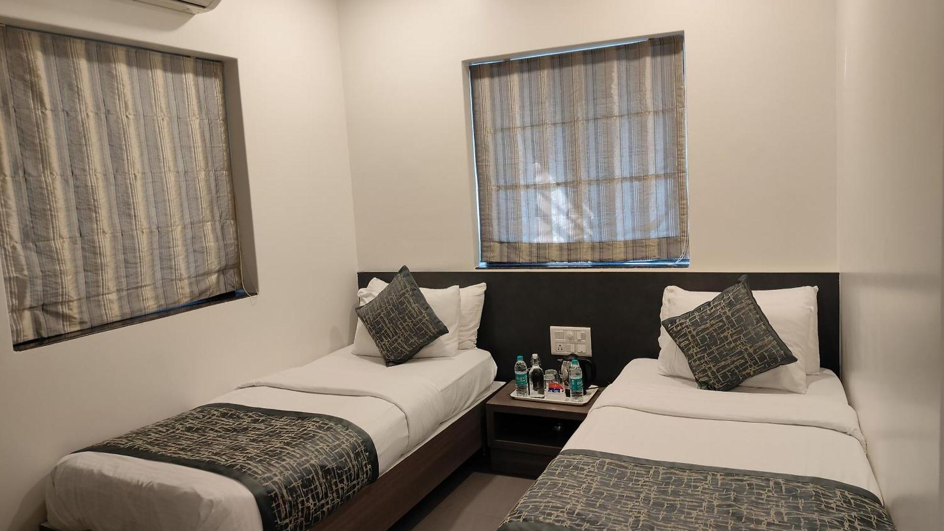 Apollo - Colaba Causeway