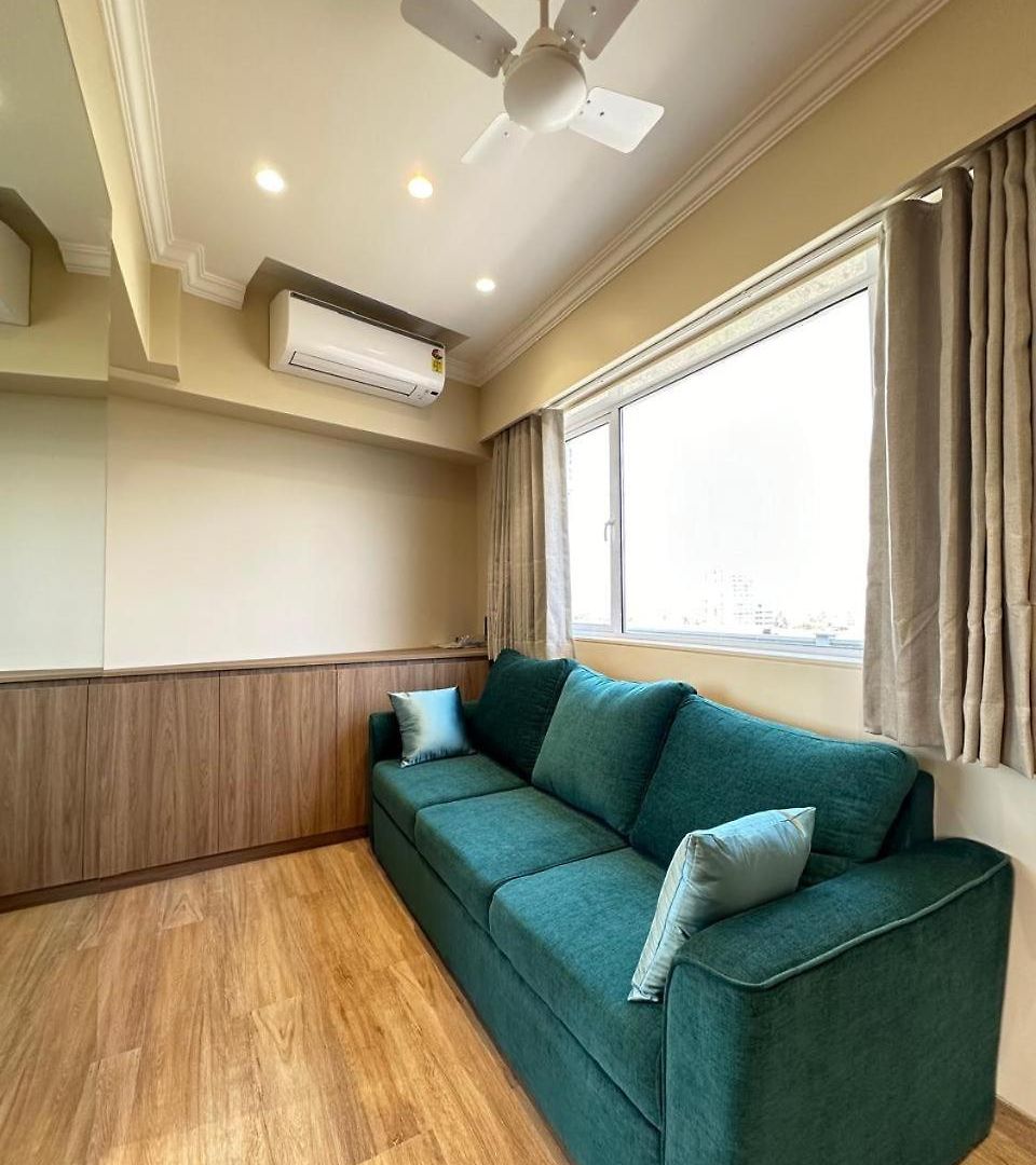 Rudraya Homes - Cozy Premium Serviced Khar - Next To Bandra *
