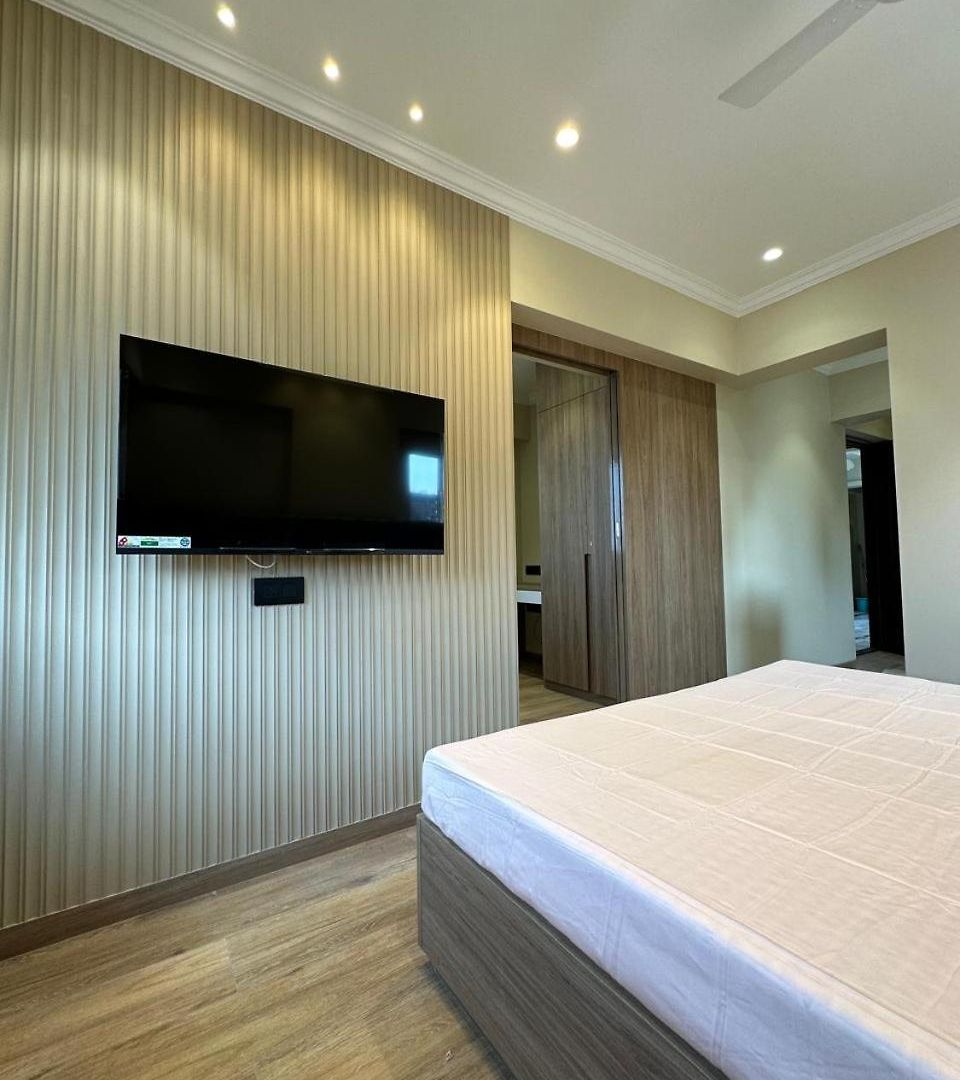 Rudraya Homes - Cozy Premium Serviced Khar - Next To Bandra Apartment