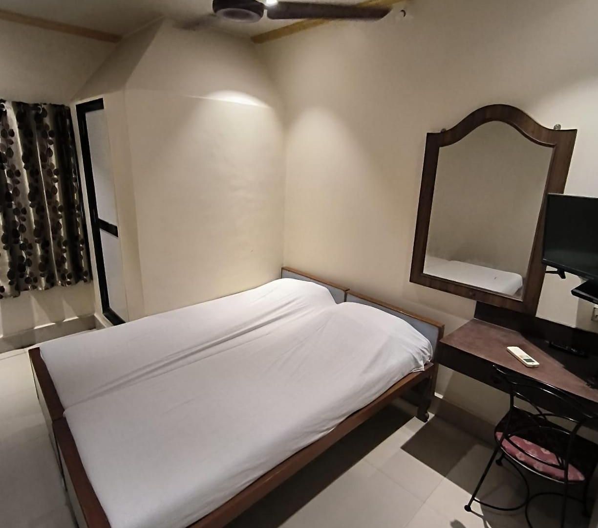 Hotel Rupali *