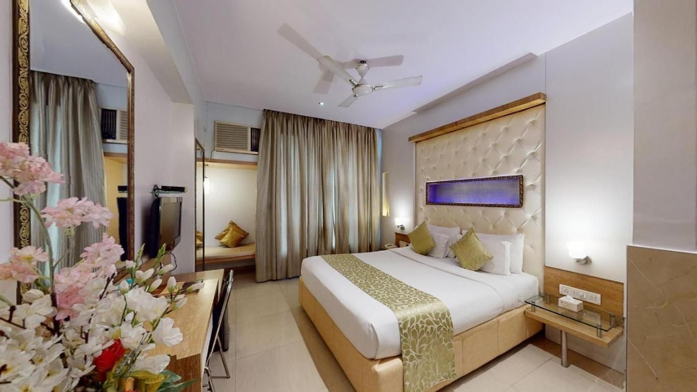 Vihang's Hotel