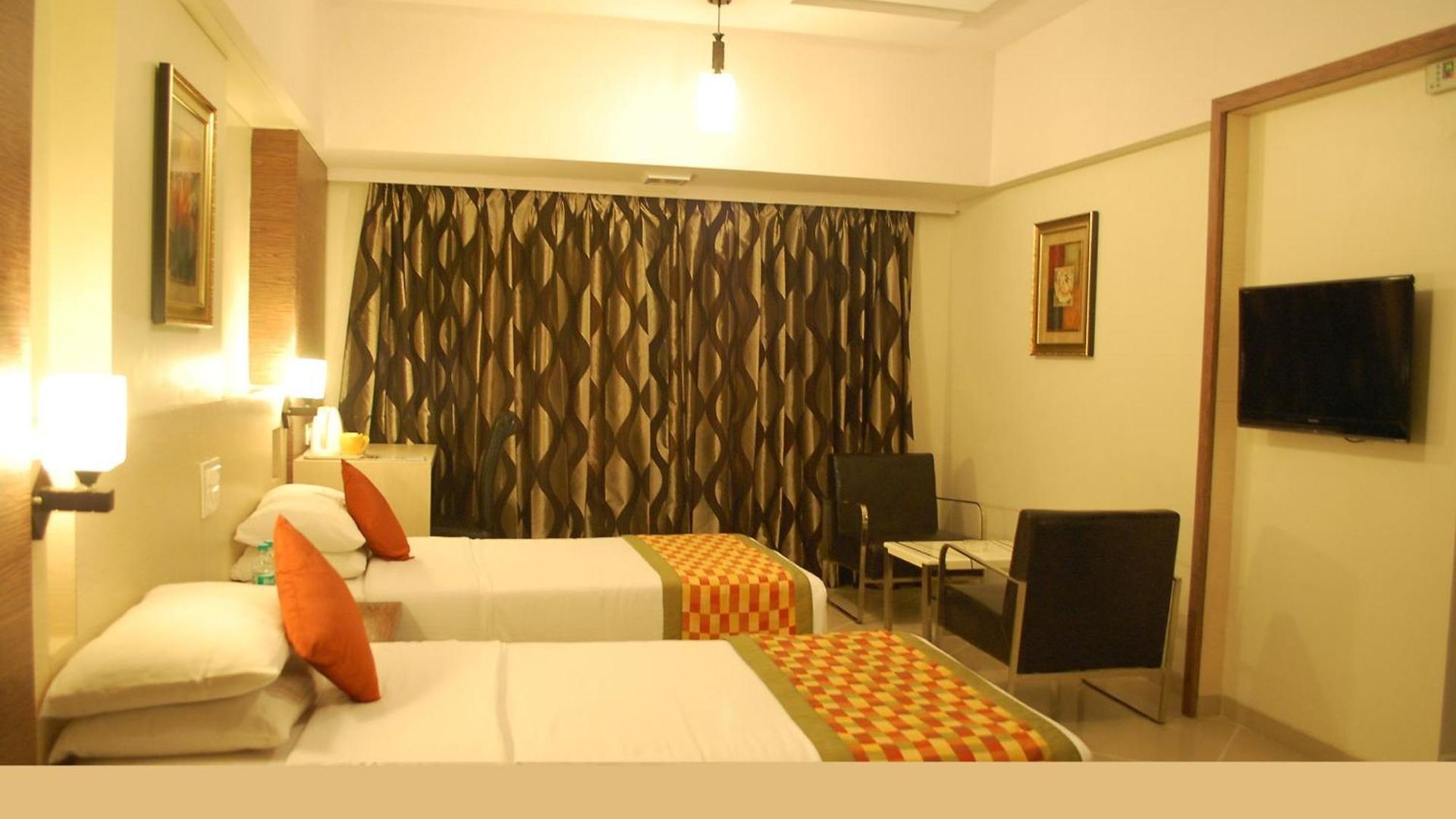 Nestor Hotel, 4*