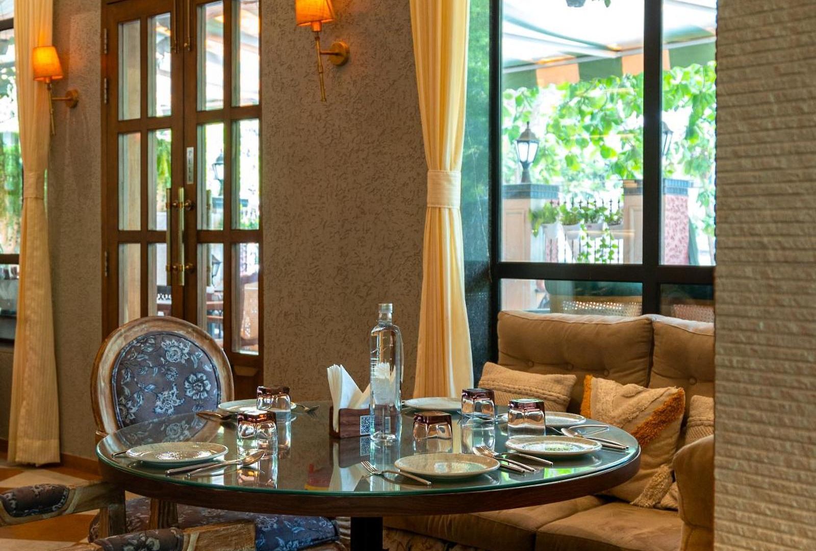 Arnna-Nesco Goregaon Hotel Mumbai