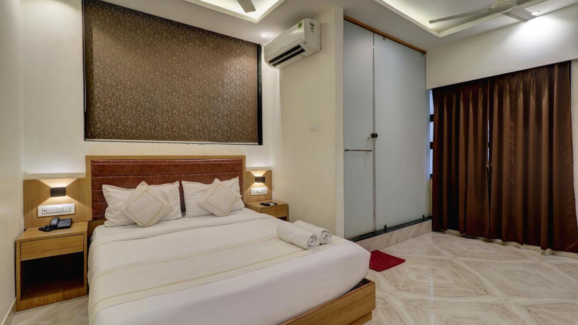 A K Hotel 3*