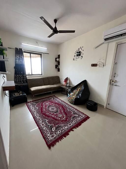 Sea View Flat For Daily Stays Mumbai