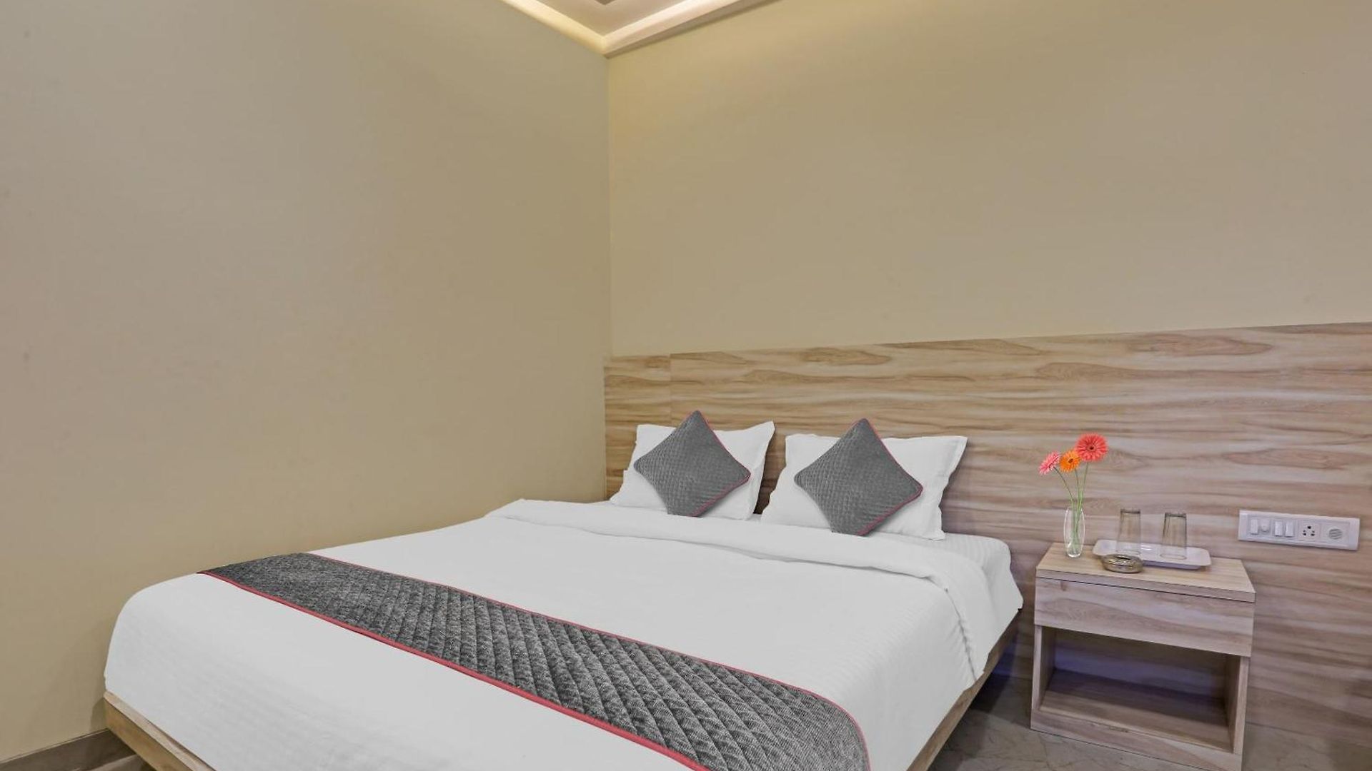 O Kiwi International Hotel 4*