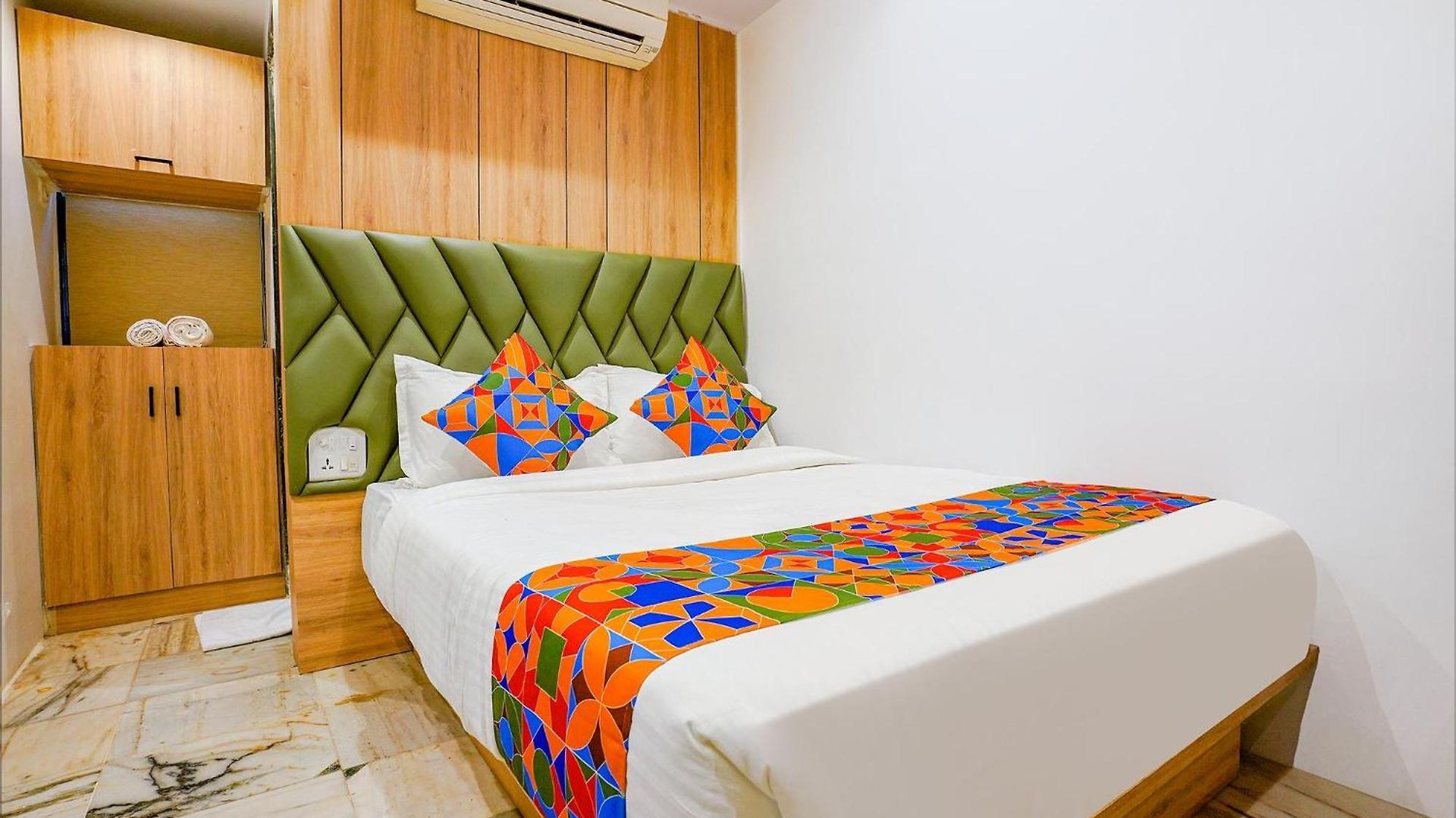 Hotel Fabexpress New Deepak - Nr & Csmt Station Mumbai