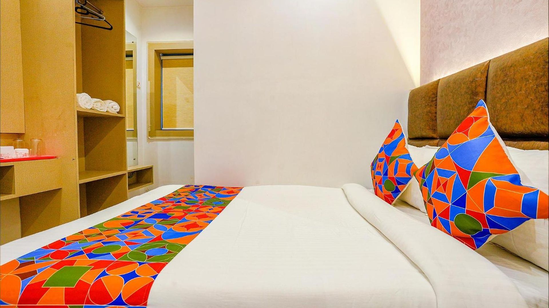 Hotel Fabexpress New Deepak - Nr & Csmt Station