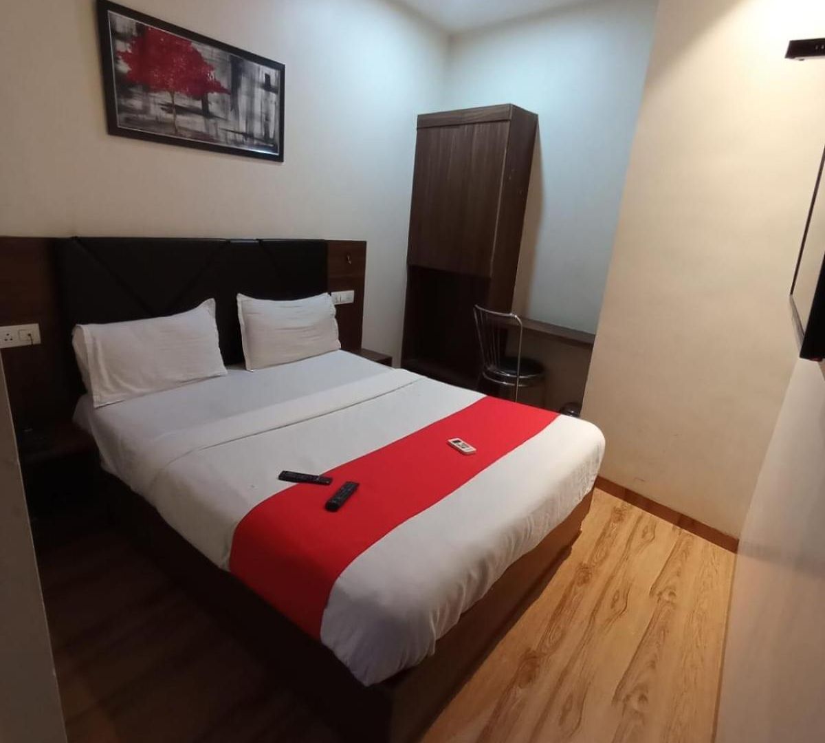 Hotel Deluxe Residency Mumbai