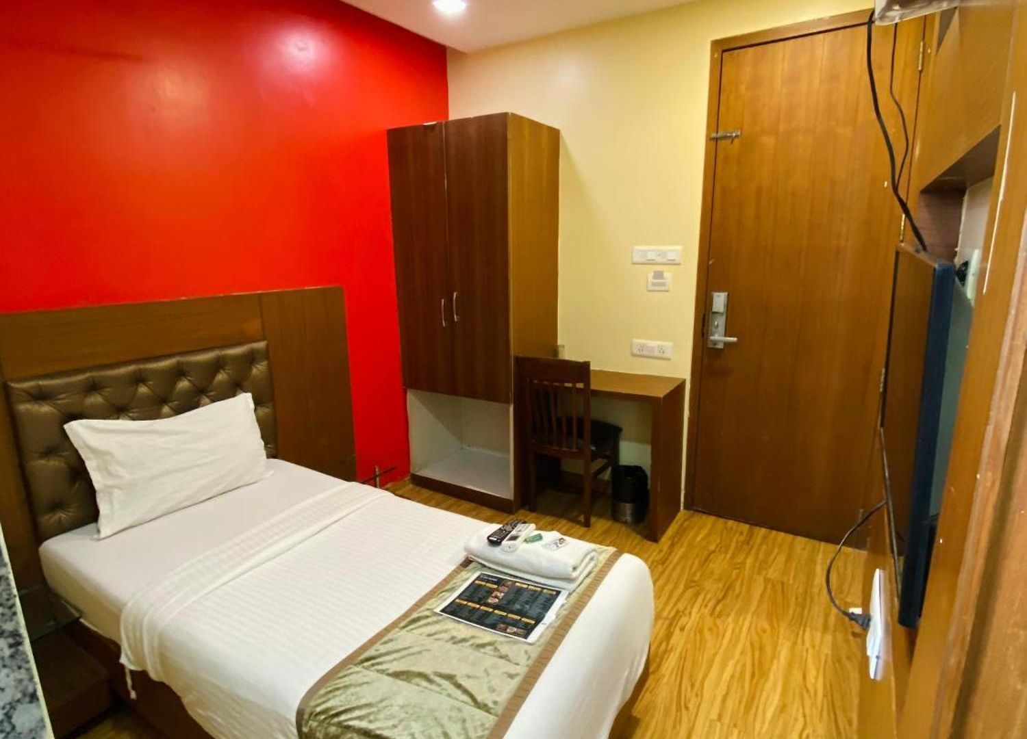 Arton Regency - Near International Airport Hotel