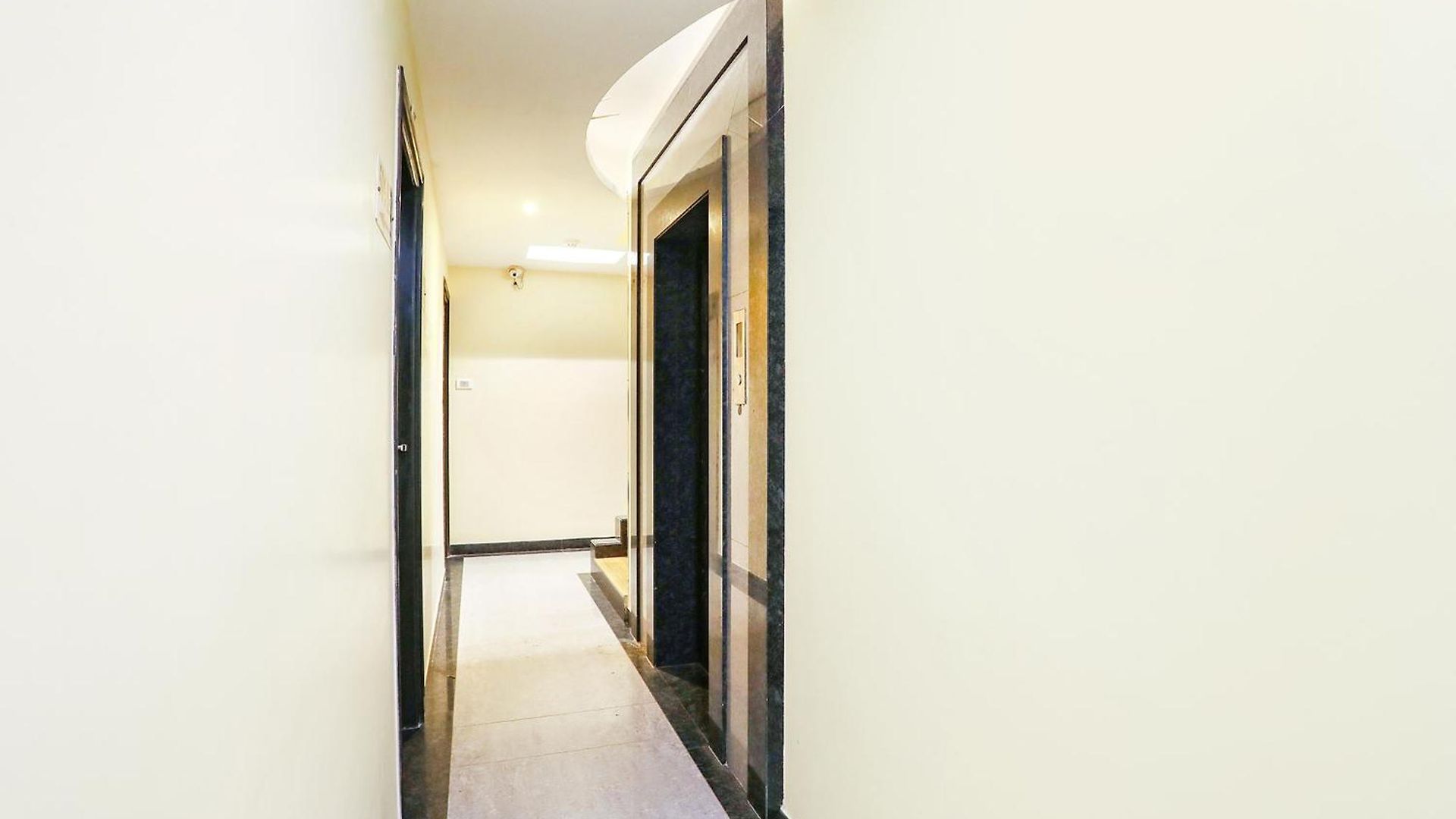 Fabhotel Shubhangan - Nr Bandra Hotel 3*