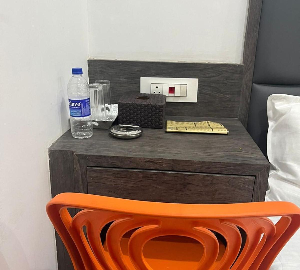 Guest house Shahi Darbar Terminal-2 *