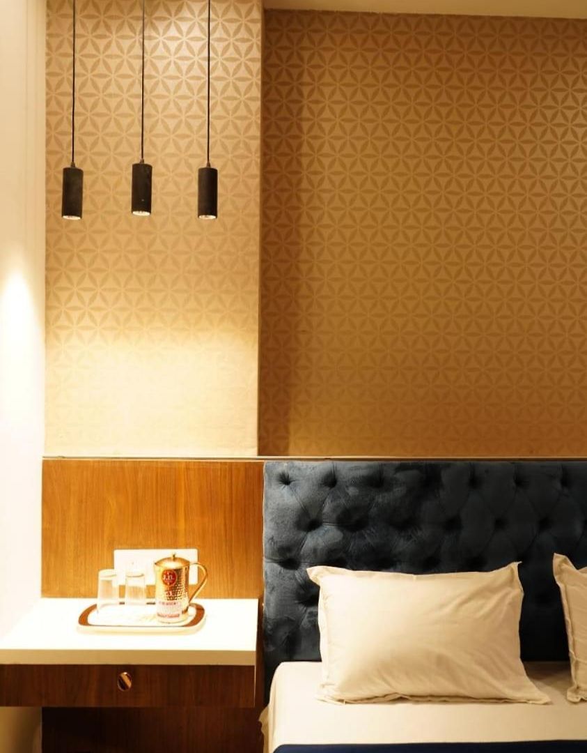 Elegance Hotel 4*