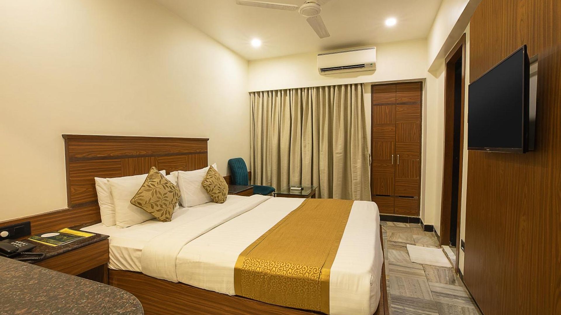 Hotel Avon Ruby Dadar 3*