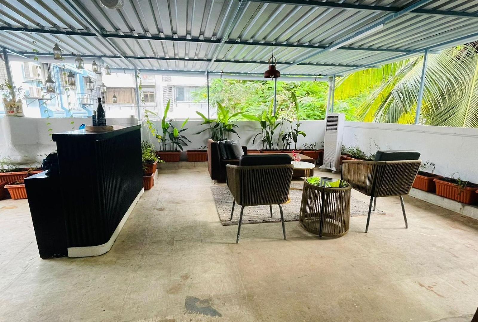 Luxe-bnb Near Airport Homestay