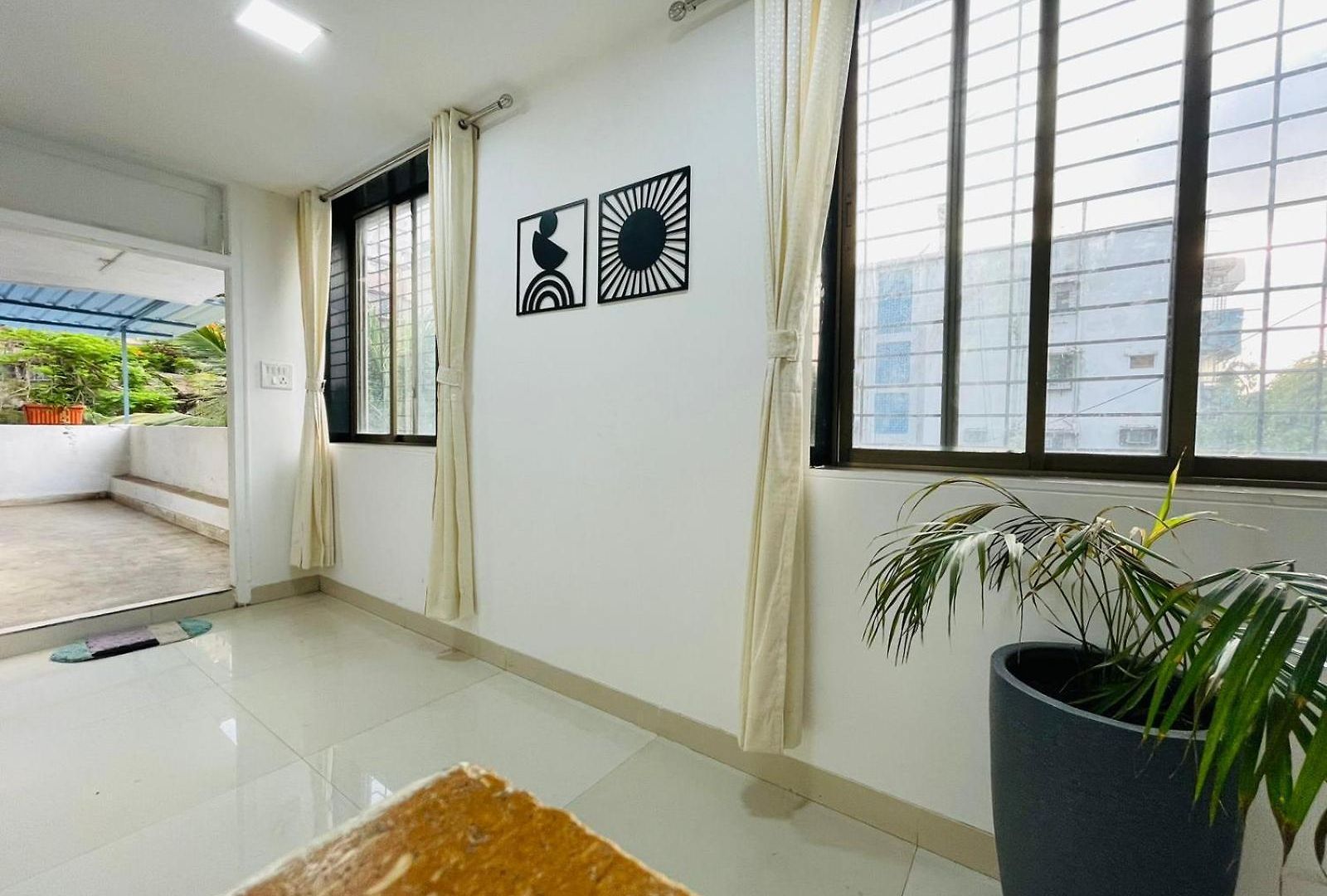 Luxe-bnb Near Airport Homestay