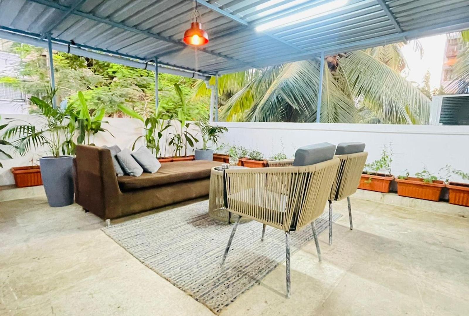 Luxe-bnb Near Airport Homestay
