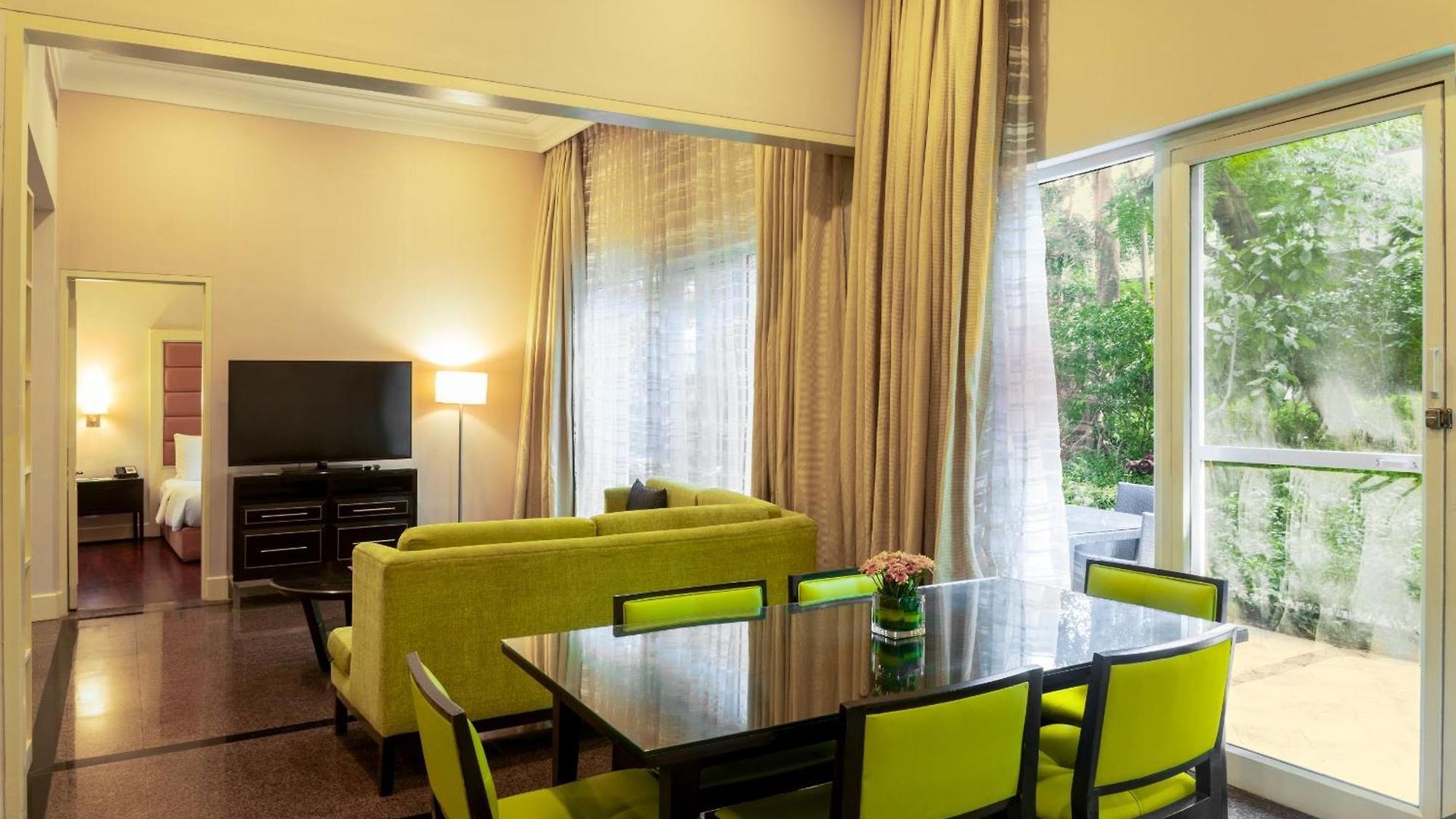 Marriott Executive - Lakeside Chalet,