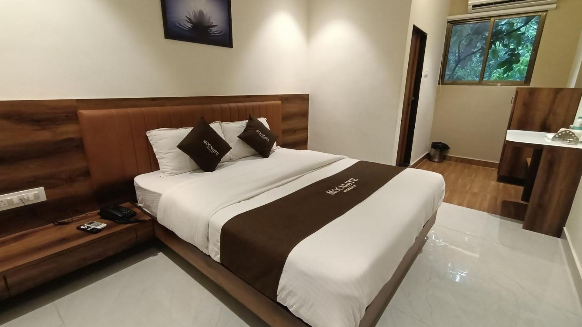 Moon Lite Residency - Marve Road Malad West - Premium Couple Friendly 2*