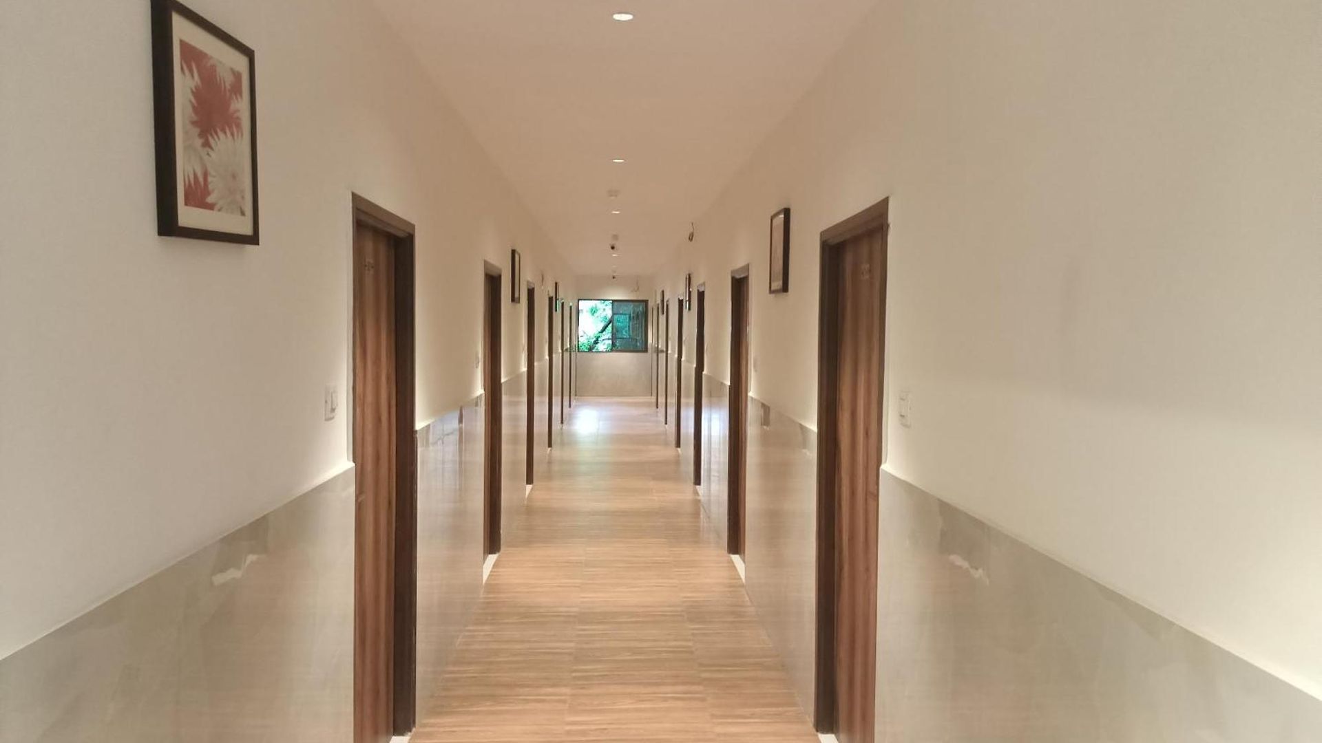 Hotel Moon Lite Residency - Marve Road Malad West - Premium Couple Friendly