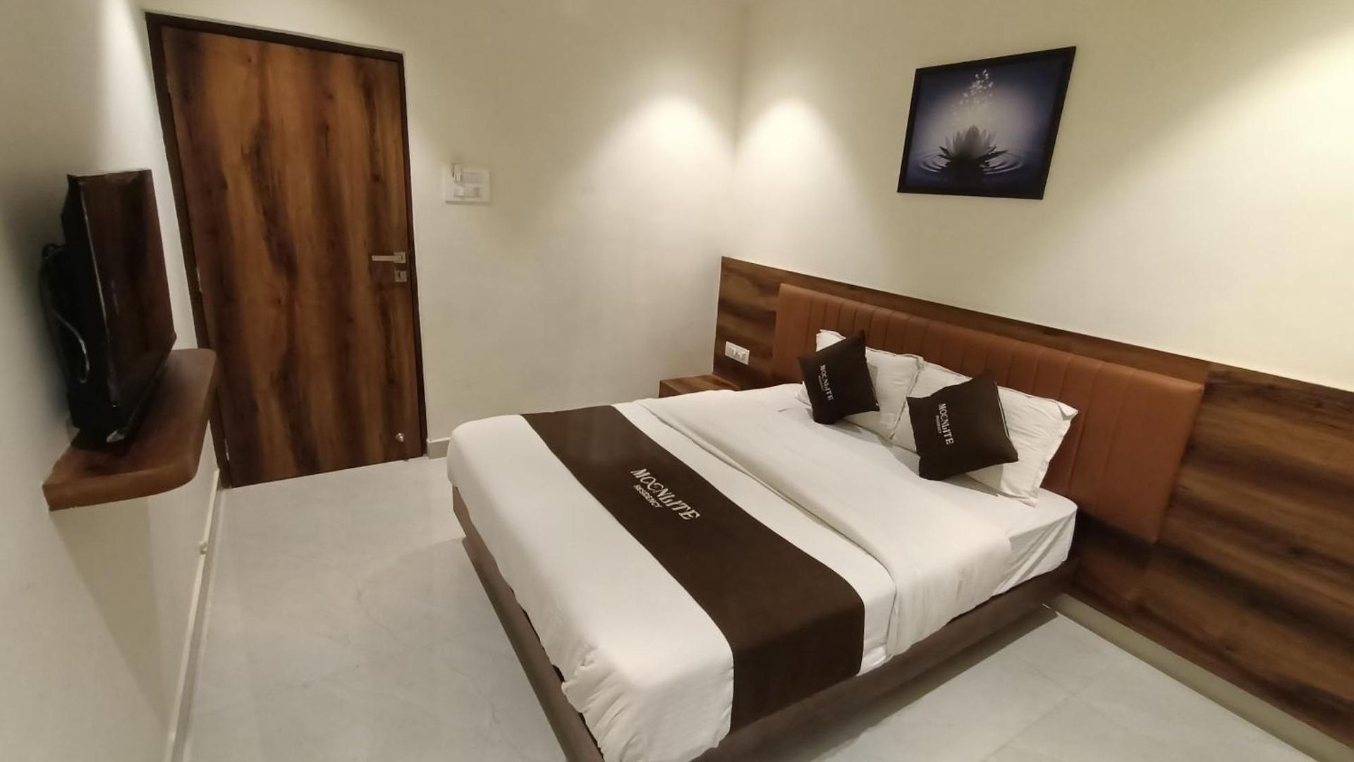 Moon Lite Residency - Marve Road Malad West - Premium Couple Friendly 2*