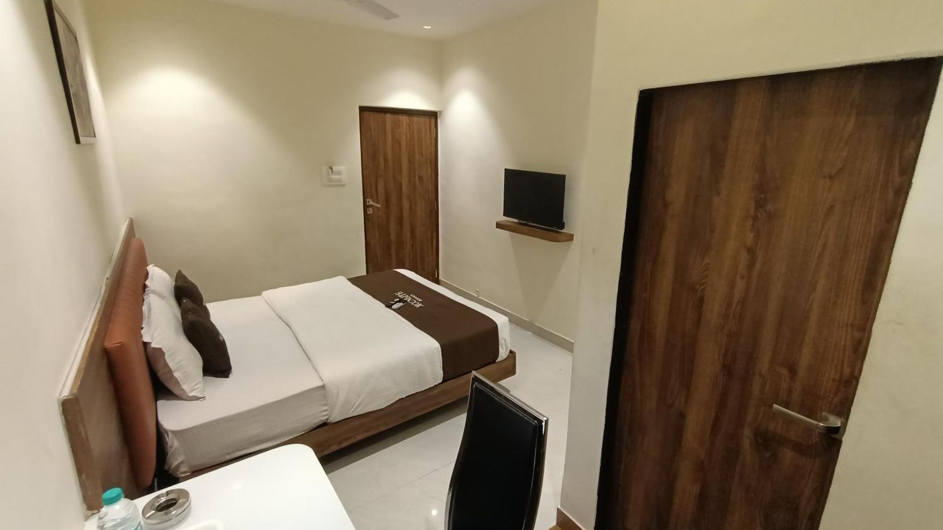 Hotel Moon Lite Residency - Marve Road Malad West - Premium Couple Friendly 2*