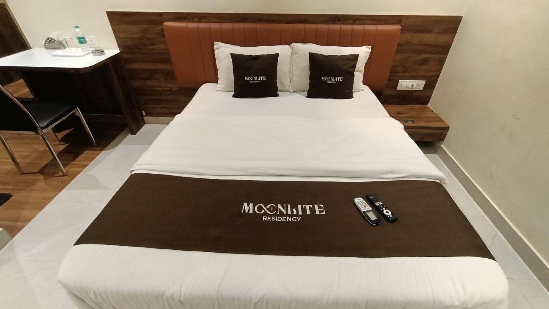 Moon Lite Residency - Marve Road Malad West - Premium Couple Friendly Hotel Mumbai