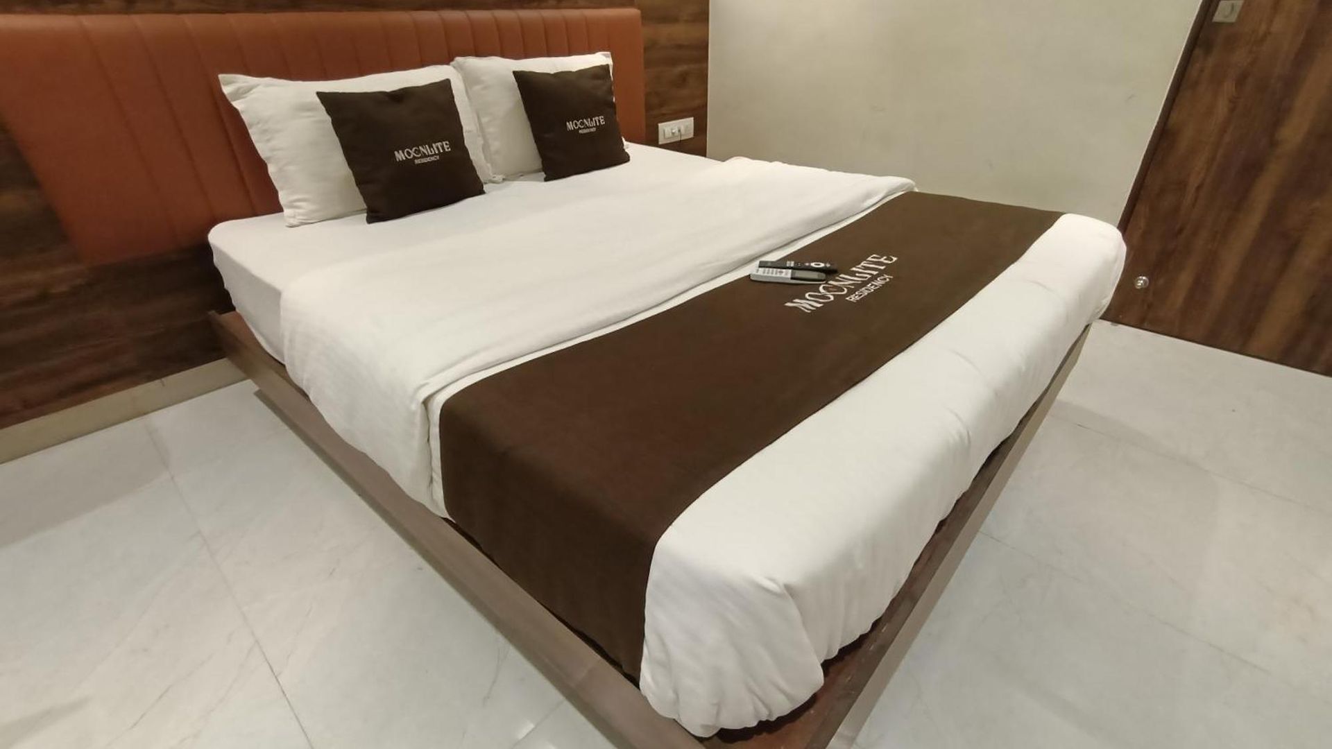 Moon Lite Residency - Marve Road Malad West - Premium Couple Friendly 2* Mumbai