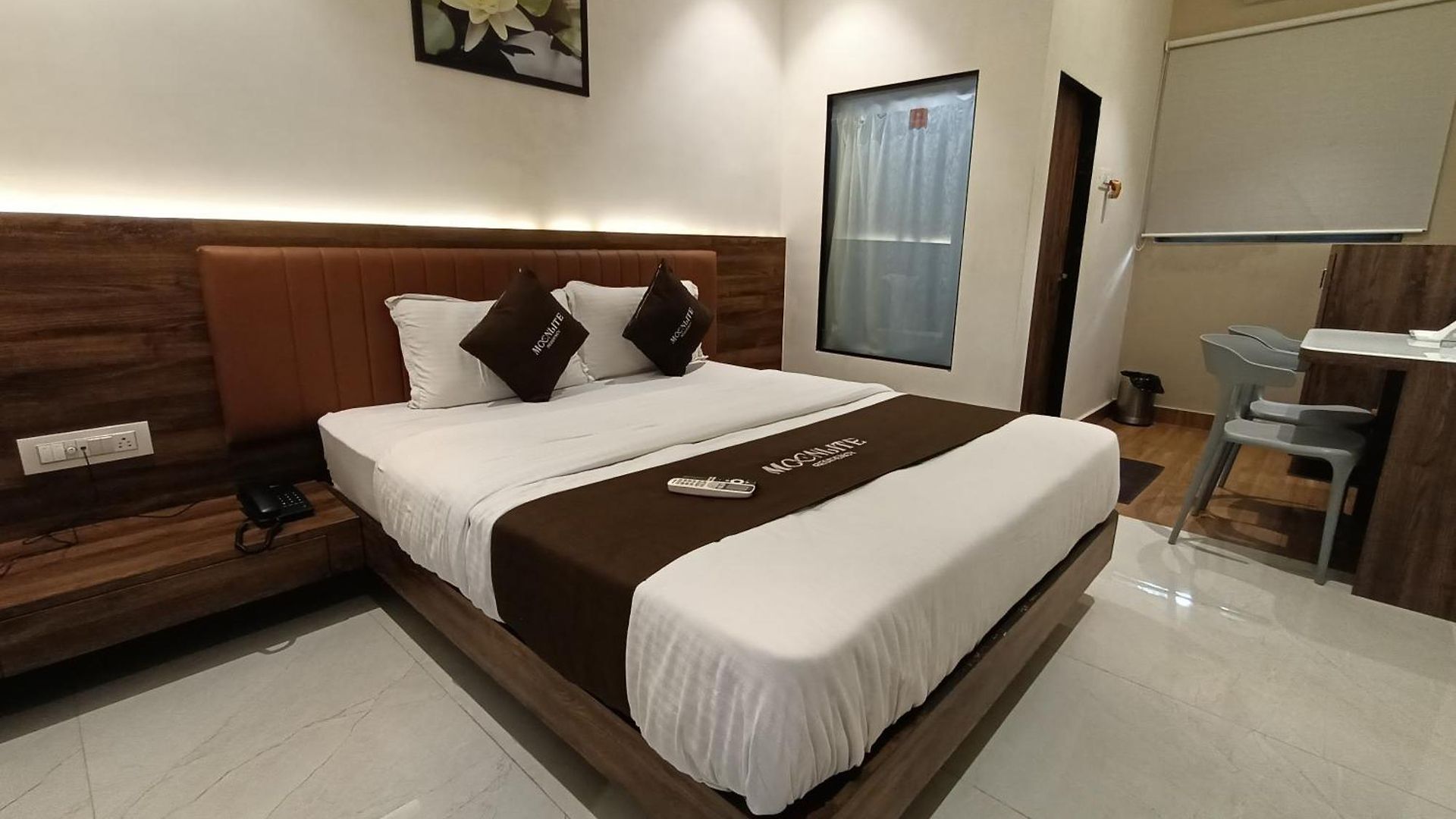 Moon Lite Residency - Marve Road Malad West - Premium Couple Friendly Hotel Mumbai