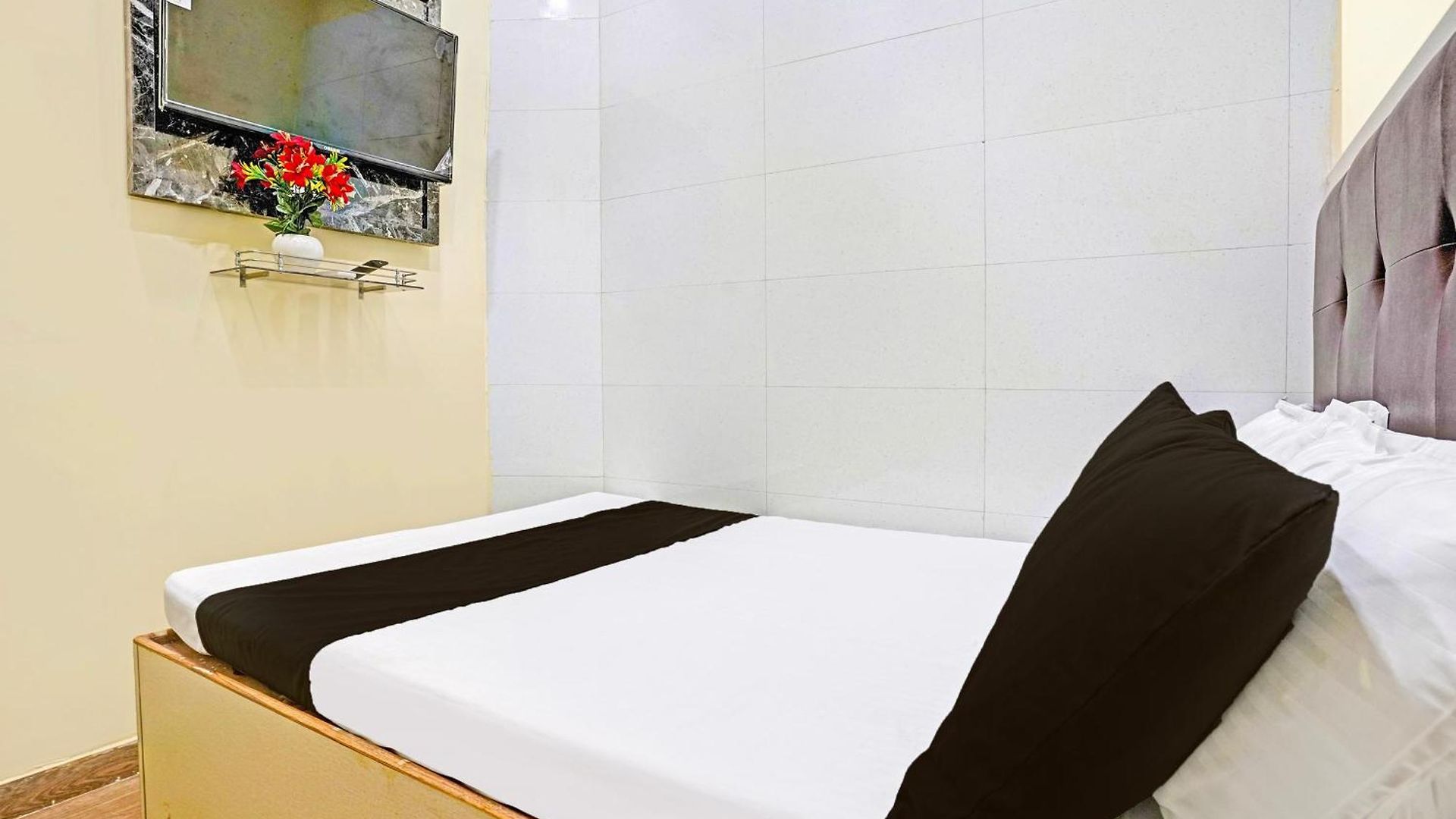 Hotel O Tanvi *