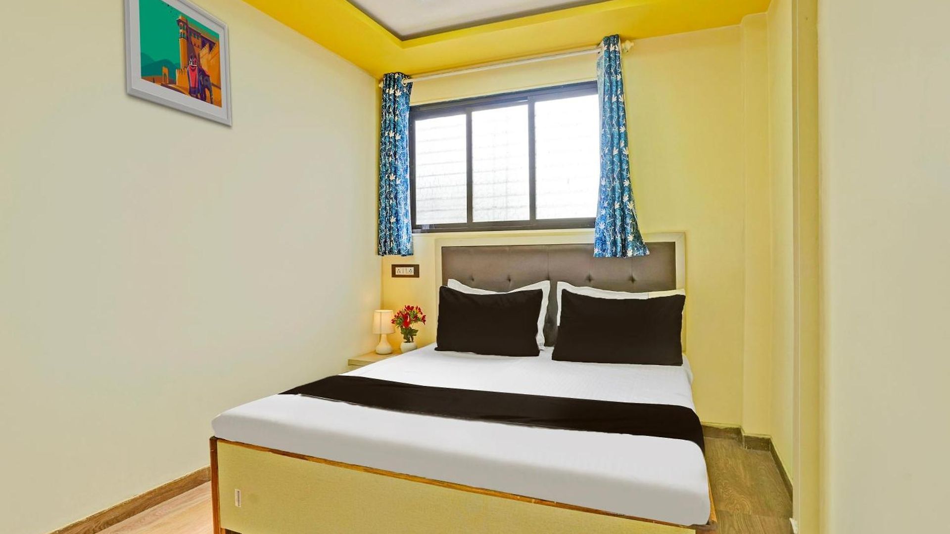O Tanvi Hotel