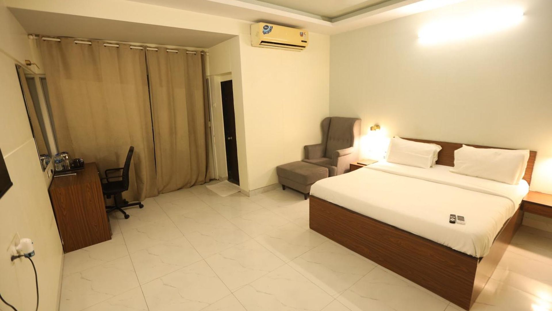Hotel Country By Kempinski And - International Airport 3*