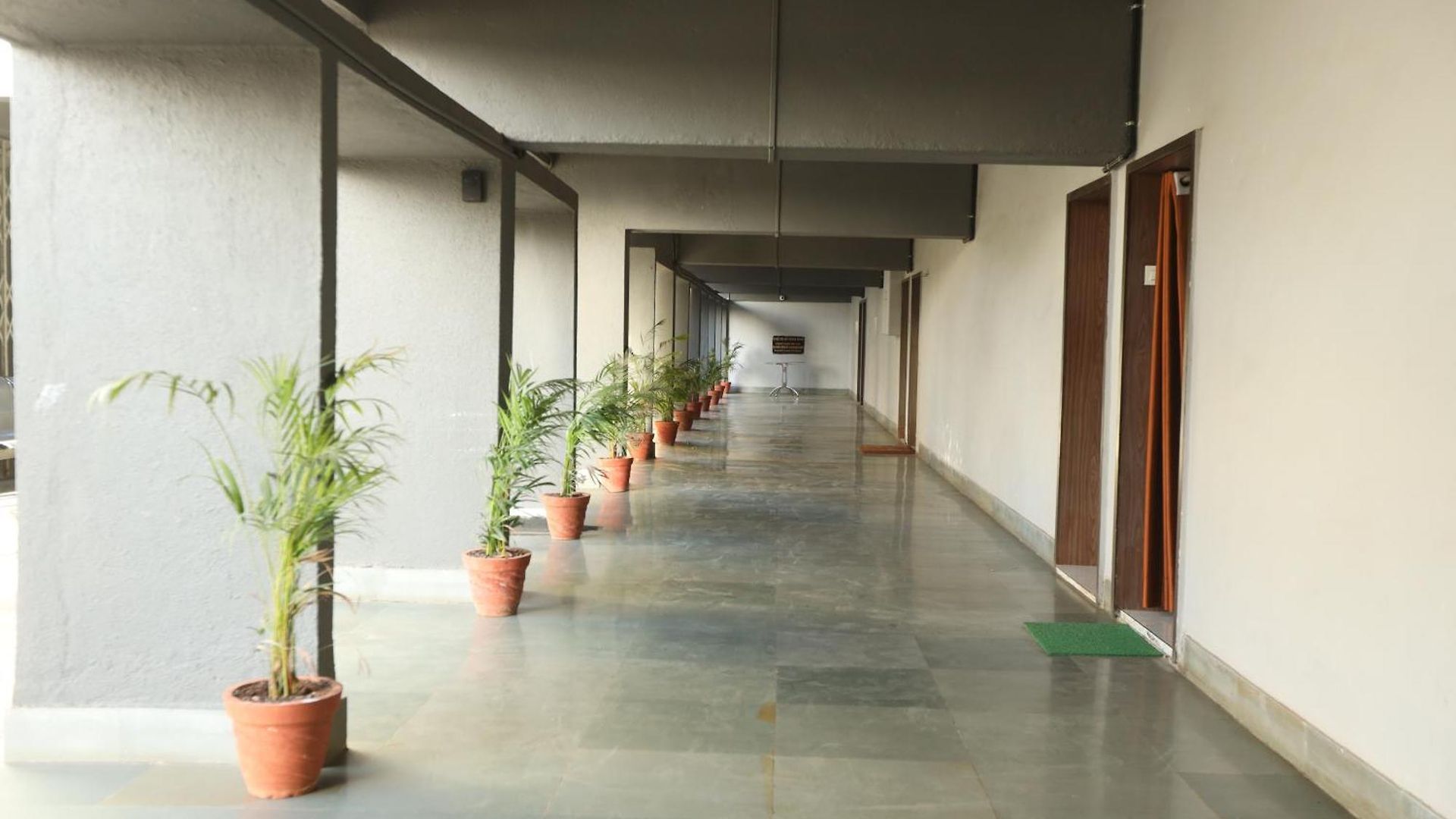 Country By Kempinski And - International Airport Hotel Mumbai