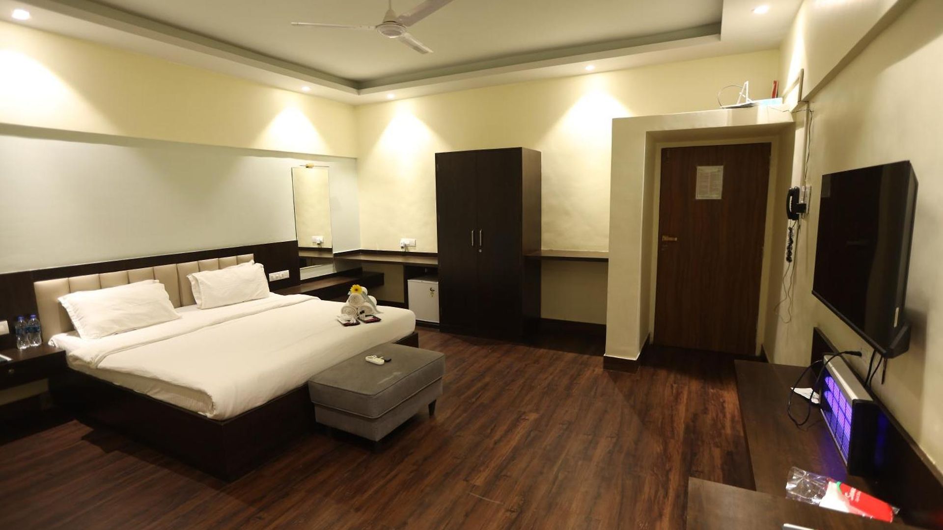 Hotel Country By Kempinski And - International Airport Mumbai