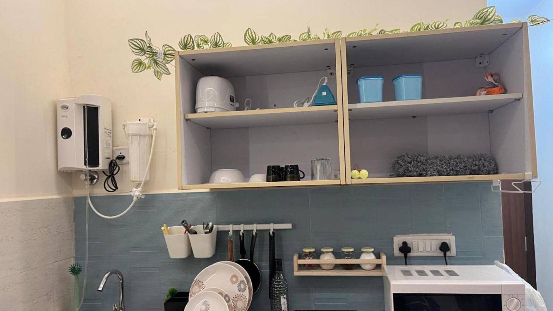 Ivy Splendour Private B, Oshiwara Apartment