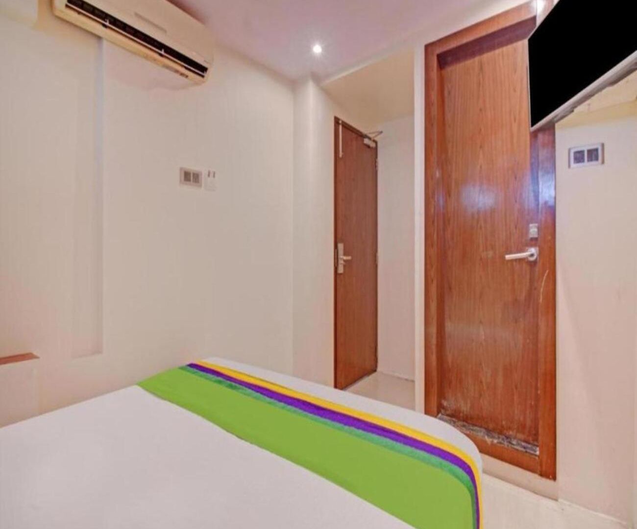 Guest house Glitz The Pacific - Nr Solitaire Corporate Park Mumbai