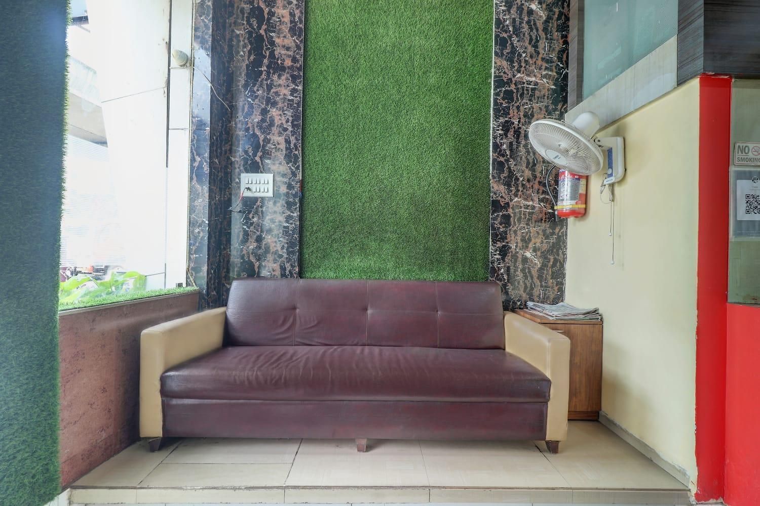 Guest house Icon Near T-2 International Airport