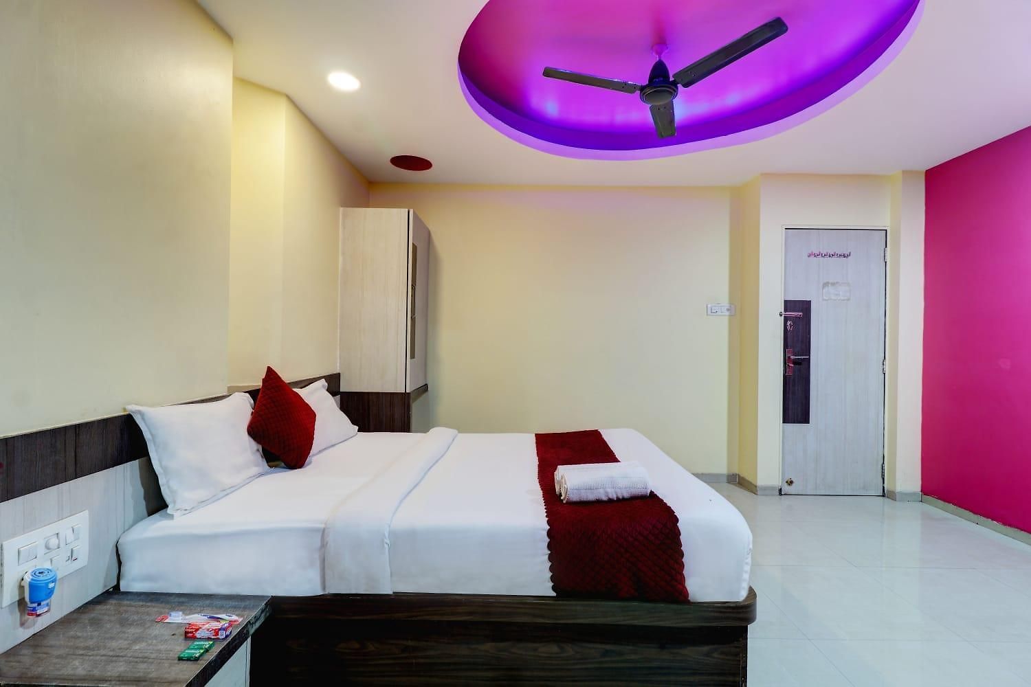 Guest house Icon Near T-2 International Airport Mumbai