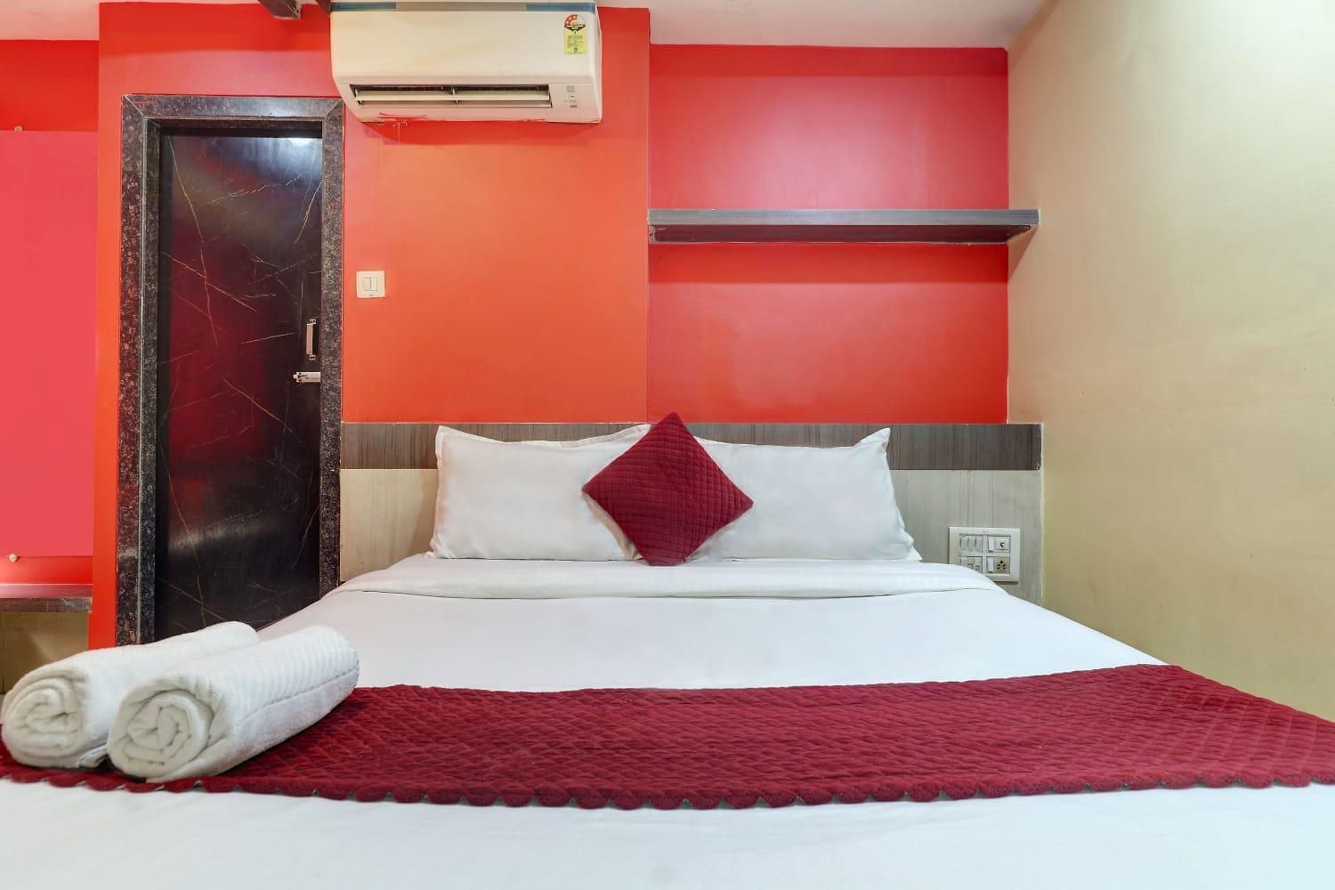 Guest house Icon Near T-2 International Airport Mumbai
