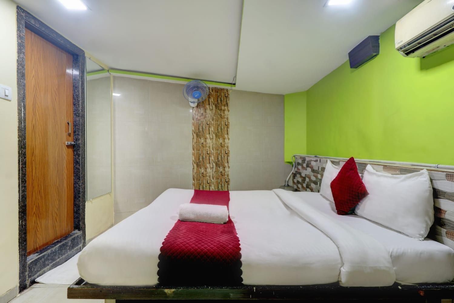 Icon Near T-2 International Airport Guest house Mumbai