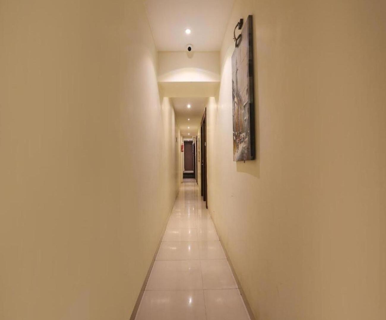 Glitz West - Nr International Airport T2 Guest house Mumbai
