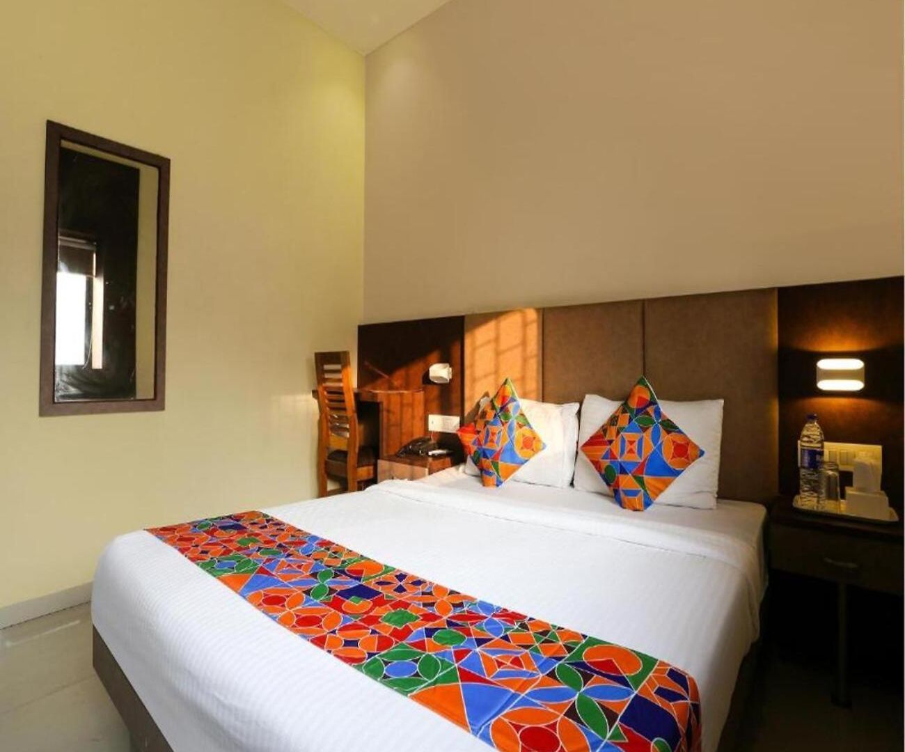 Guest house Glitz West - Nr International Airport T2
