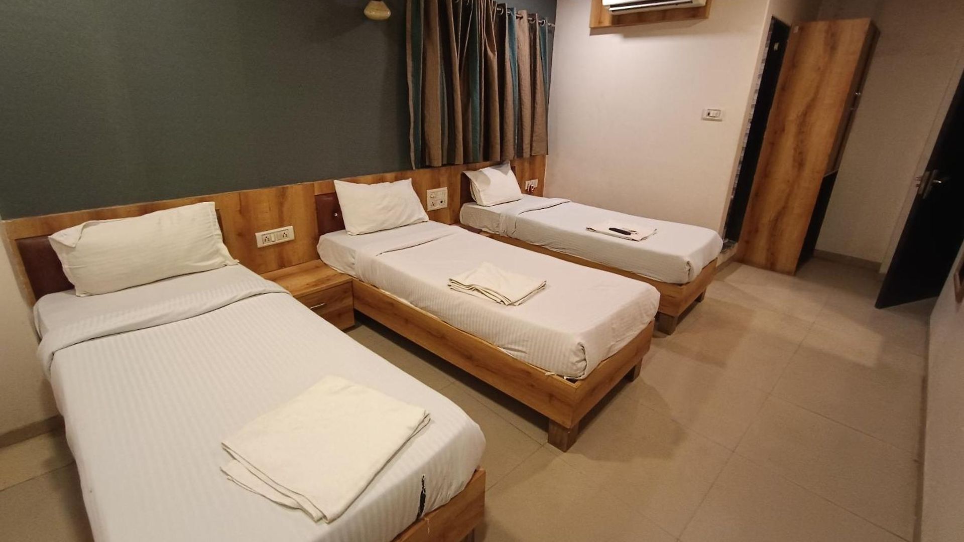 The Adore Palace - Near Airport & Visa Consultant Mumbai