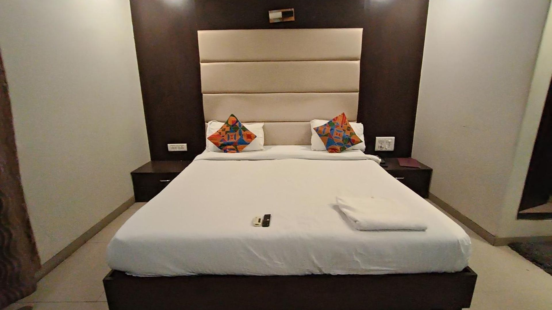 The Adore Palace - Near Airport & Visa Consultant 2* Mumbai