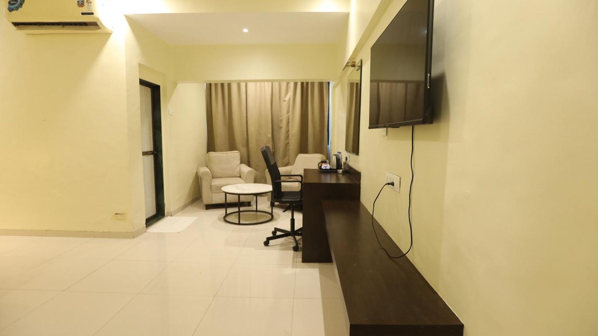 Hotel Country By Kempinski And - International Airport 3*