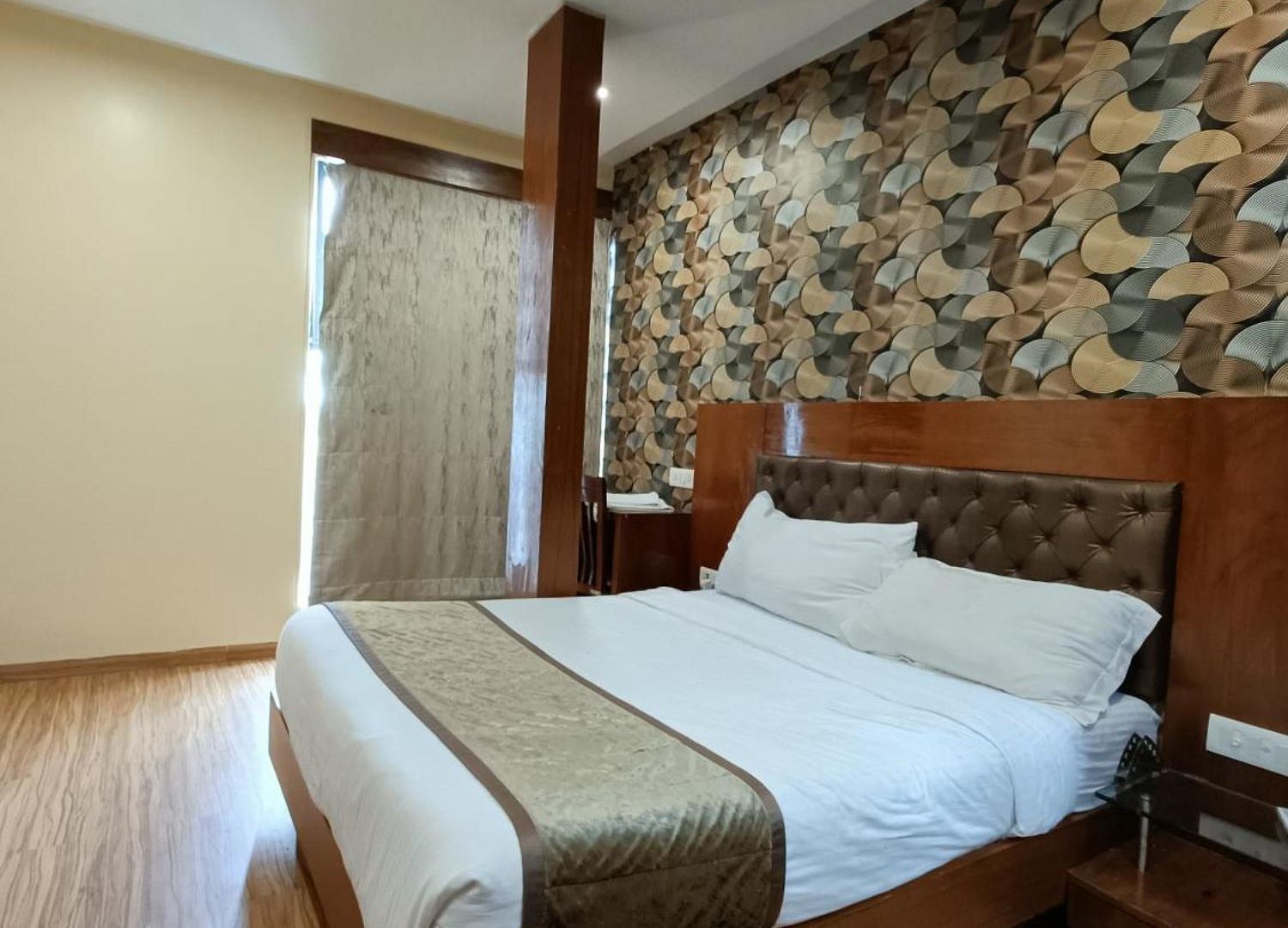 Arton Regency - Near International Airport Hotel Mumbai