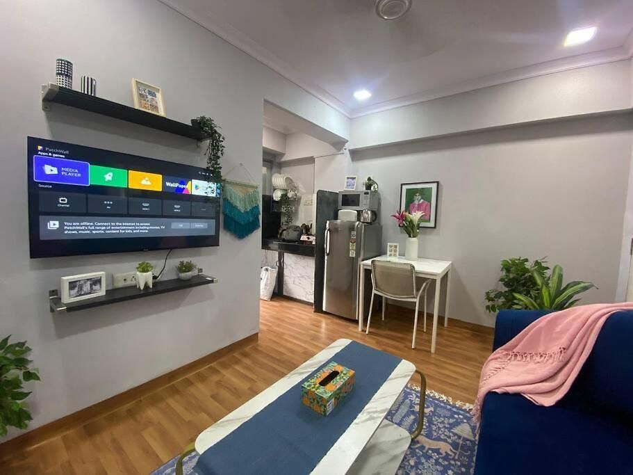Newton 103 Bright 1bhk In Bandra Near Lilavati Apartment Mumbai